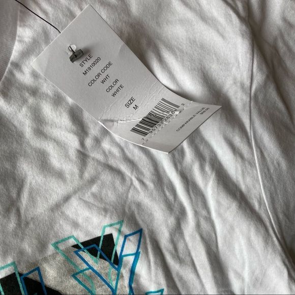 DKNY medium t shirt - Picture 2 of 3